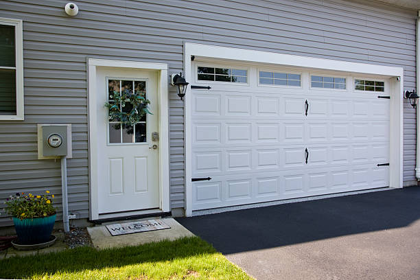 24/7 Emergency Garage Door Panel Replacement experts in Saranac, MI